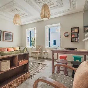 https://charmant-appart-en-medina-a-2min-de-la-plage.essaouirahotels.net